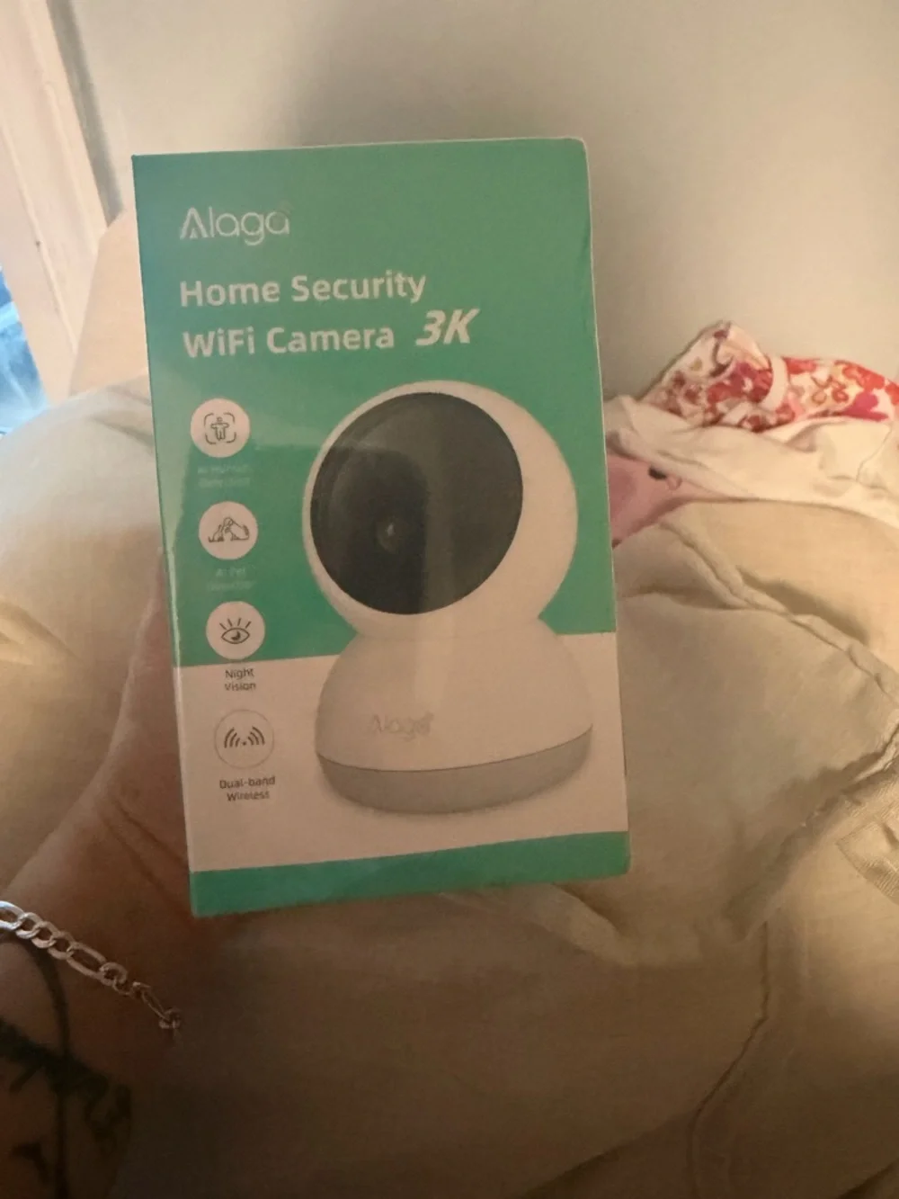 Alaga Home Security WiFi Camera 3K - White & Teal